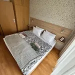 Danube Dwelling Akacfa 26 - Private Indoor Garage