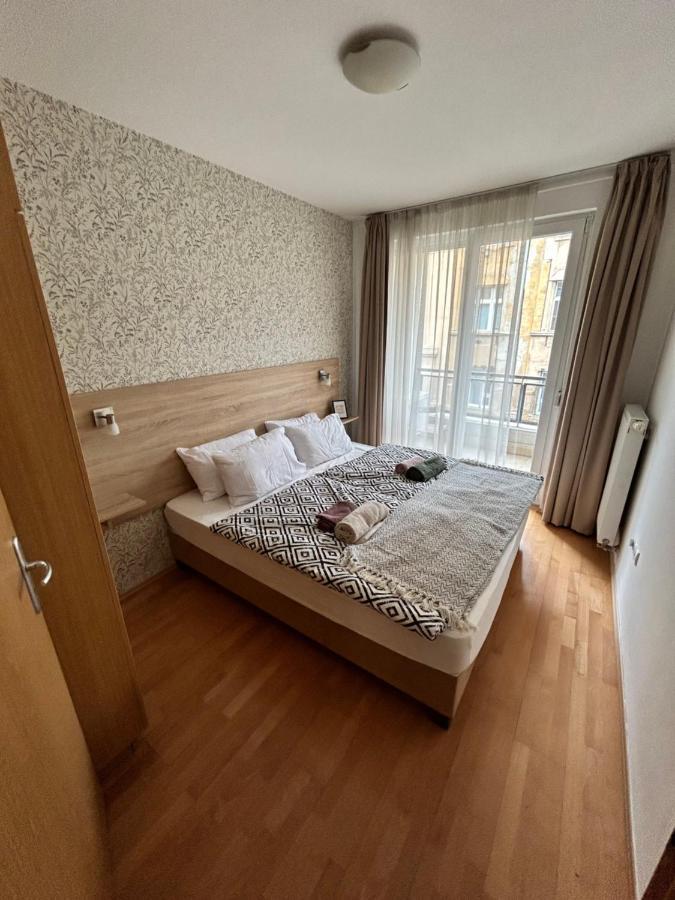 Danube Dwelling Akacfa 26 - Private Indoor Garage Apartamento