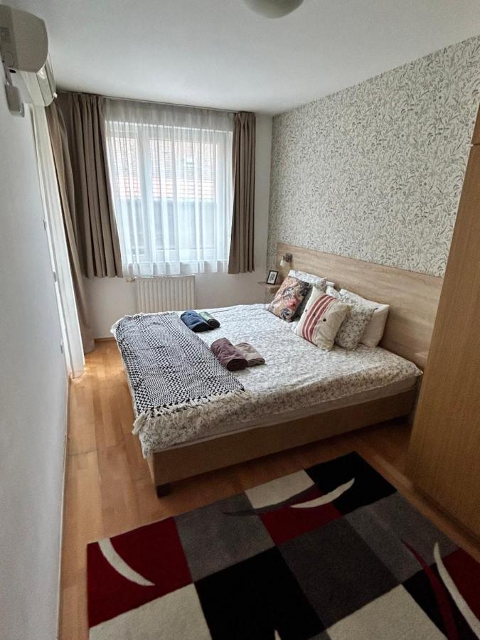 Apartamento Danube Dwelling Akacfa 26 - Private Indoor Garage Budapeste